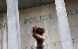 Suspect Dies Baltimore