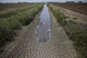 california_drought_irrigation_canal